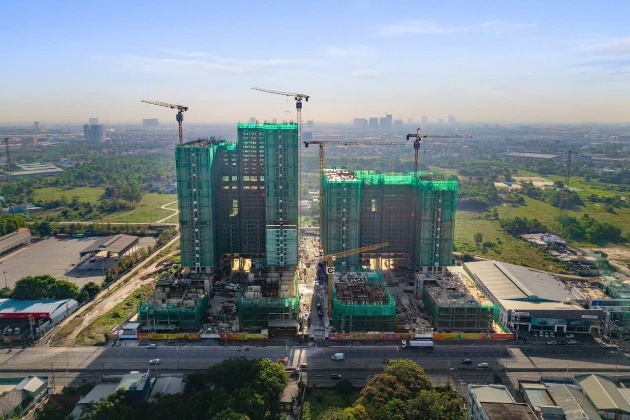 Xét về dài hạn, bất động sản vẫn là kênh thu hút dòng tiền bền vững và đang tiến tới một chu kỳ phát triển minh bạch, chuyên nghiệp hơn. 1.jpg