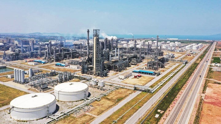 Dù nguồn cung chủ yếu nhập khẩu từ Trung Đông song nhà máy lọc dầu Nghi Sơn hiện vẫn đảm bảo nguyên liệu sản xuất đến hết tháng 4. 91bs-1645499690934.jpg