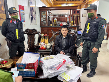 Chuyên án đặc biệt lớn: Hơn 200 công an đồng loạt khám xét 28 địa điểm, bắt khẩn cấp 4 Giám đốc cùng đồng bọn