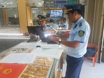 Xử phạt 9 doanh nghiệp kinh doanh vàng