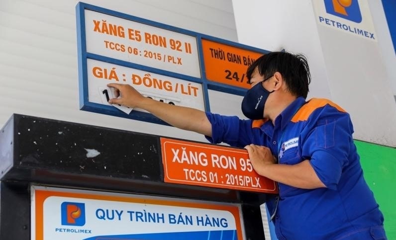 Giá xăng dầu đồng loạt giảm mạnh từ 22h ngày 11/3