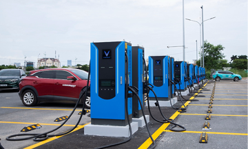 Dệt may TNG làm trạm sạc xe điện: Phục vụ 19.000 lao động hay cạnh tranh với mạng lưới 150.000 cổng sạc của V-Green?