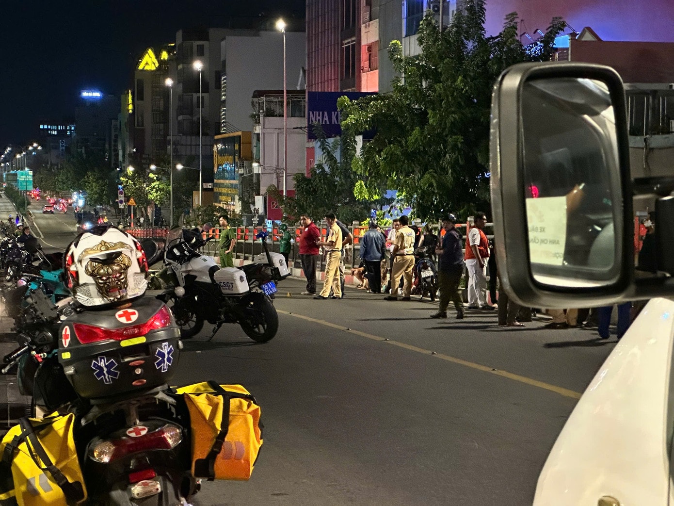 Lực lượng chức năng có mặt tại hiện trường. z7655306176270-1cb452da1ceb8ed2077ca14848fcfa73.jpg