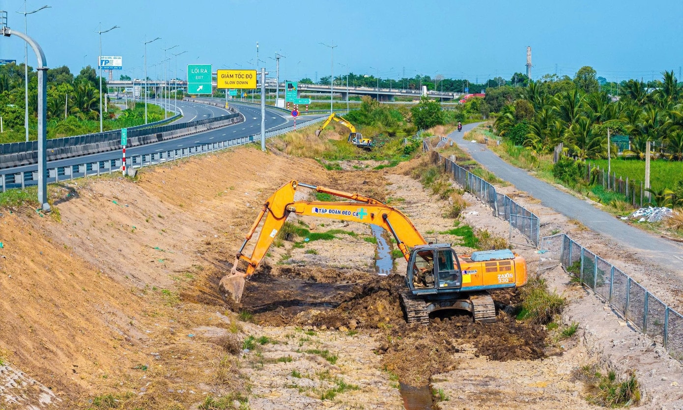 Cao tốc TP.HCM - Trung Lương - Mỹ Thuận. z7652534952668-ffcd8f0d5c4e7ab0be7838c2e4e45f22-7906.jpg