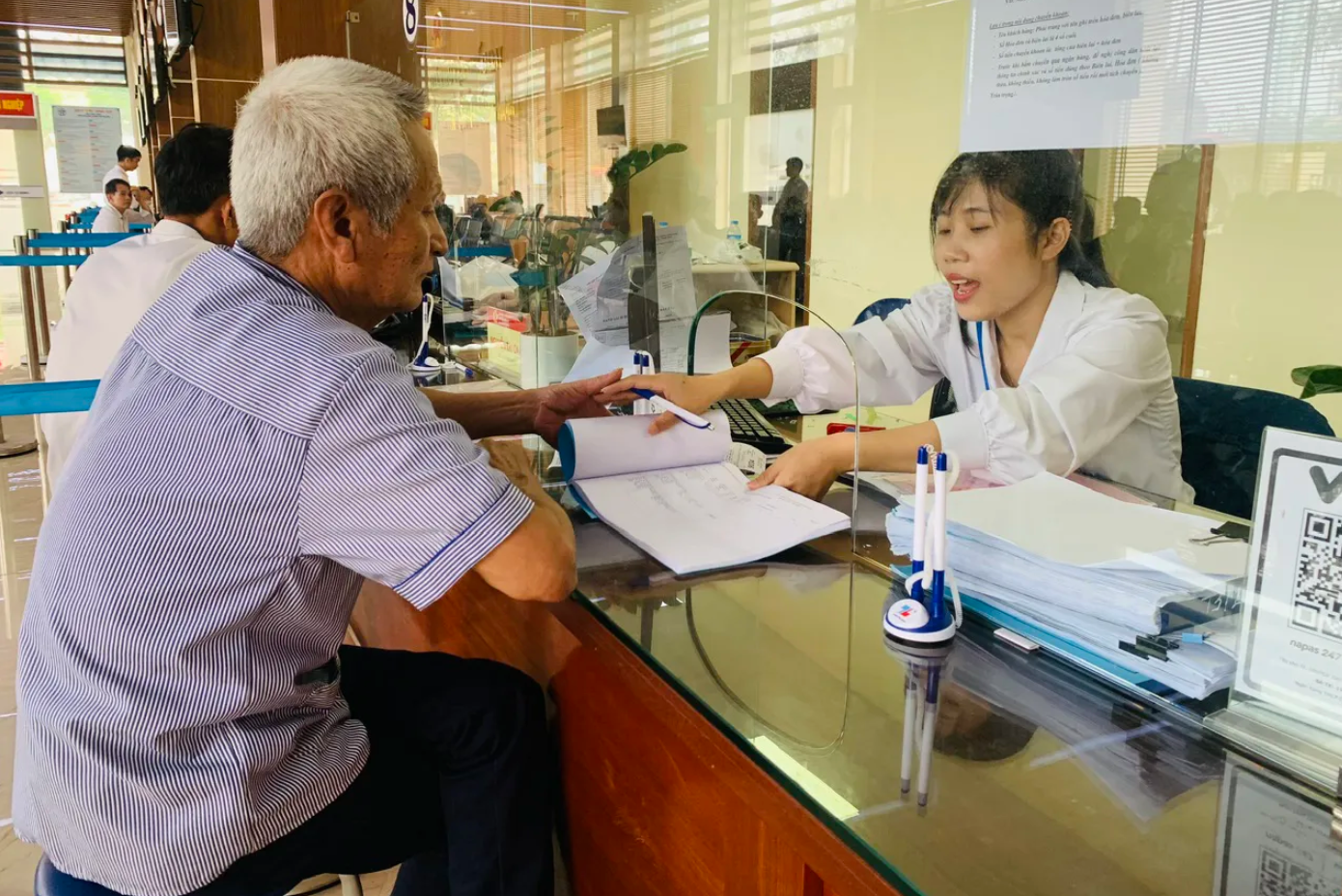 Có 4 lĩnh vực trọng tâm mà Hà Nội sẽ được trao quyền chủ động. Ảnh minh họa Hà Nội sẽ được linh hoạt trong xác định biên chế, vị trí việc làm, chính sách đãi ngộ? - Ảnh 1.
