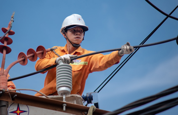 TP.HCM kiến nghị hạn chế tối đa cắt điện giờ cao điểm buổi tối