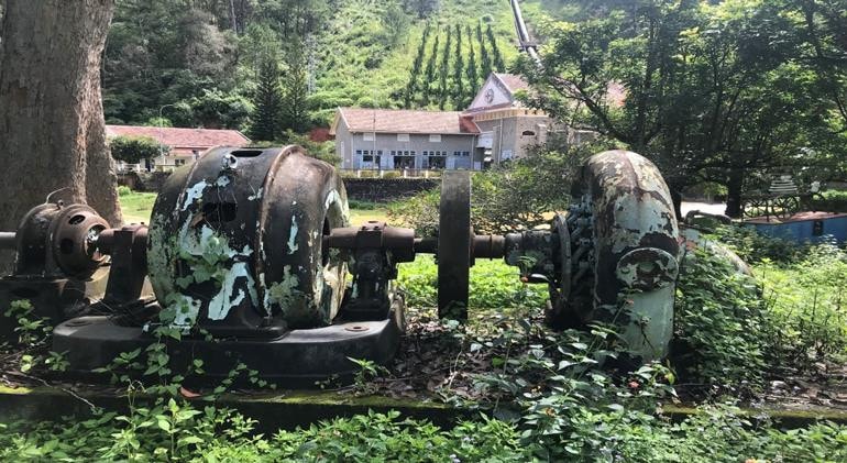 Nhà máy thuỷ điện đầu tiên của Việt Nam nằm dưới thung lũng giữa rừng sâu, có đường hầm dẫn nước xuyên núi đào bằng tay dài hơn 500m- Ảnh 3. Nhà máy thuỷ điện đầu tiên của Việt Nam nằm dưới thung lũng giữa rừng sâu, có đường hầm dẫn nước xuyên núi đào bằng tay dài hơn 500m- Ảnh 3.
