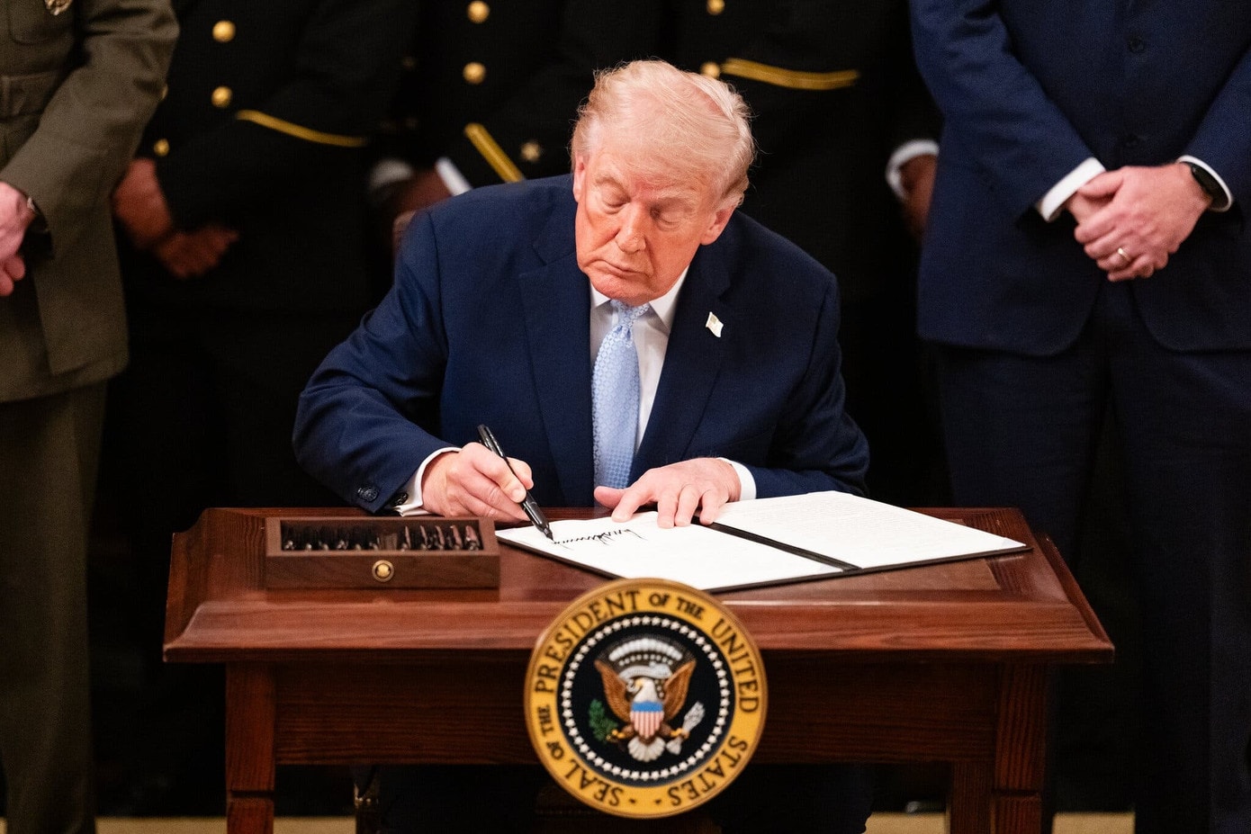 Tổng thống Mỹ Donald Trump. (Ảnh: New York Times) Tranh cãi kế hoạch in chữ ký của ông Trump lên tờ đô la Mỹ - Ảnh 1.