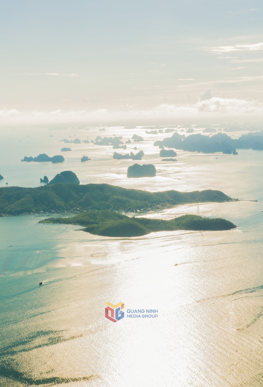 Vé máy bay tăng cao, đây là những điểm đến vừa đẹp vừa tiết kiệm để 'đi trốn' dịp 30/4 - Ảnh 3.
