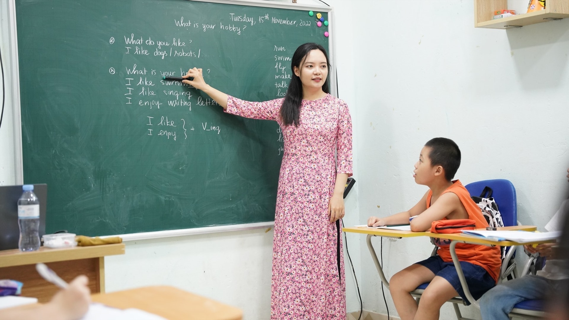 Bộ GD&ĐT sẽ sửa Thông tư 29, thông tin mới nhất về việc giáo viên dạy thêm, cần biết để làm đúng - Ảnh 2.