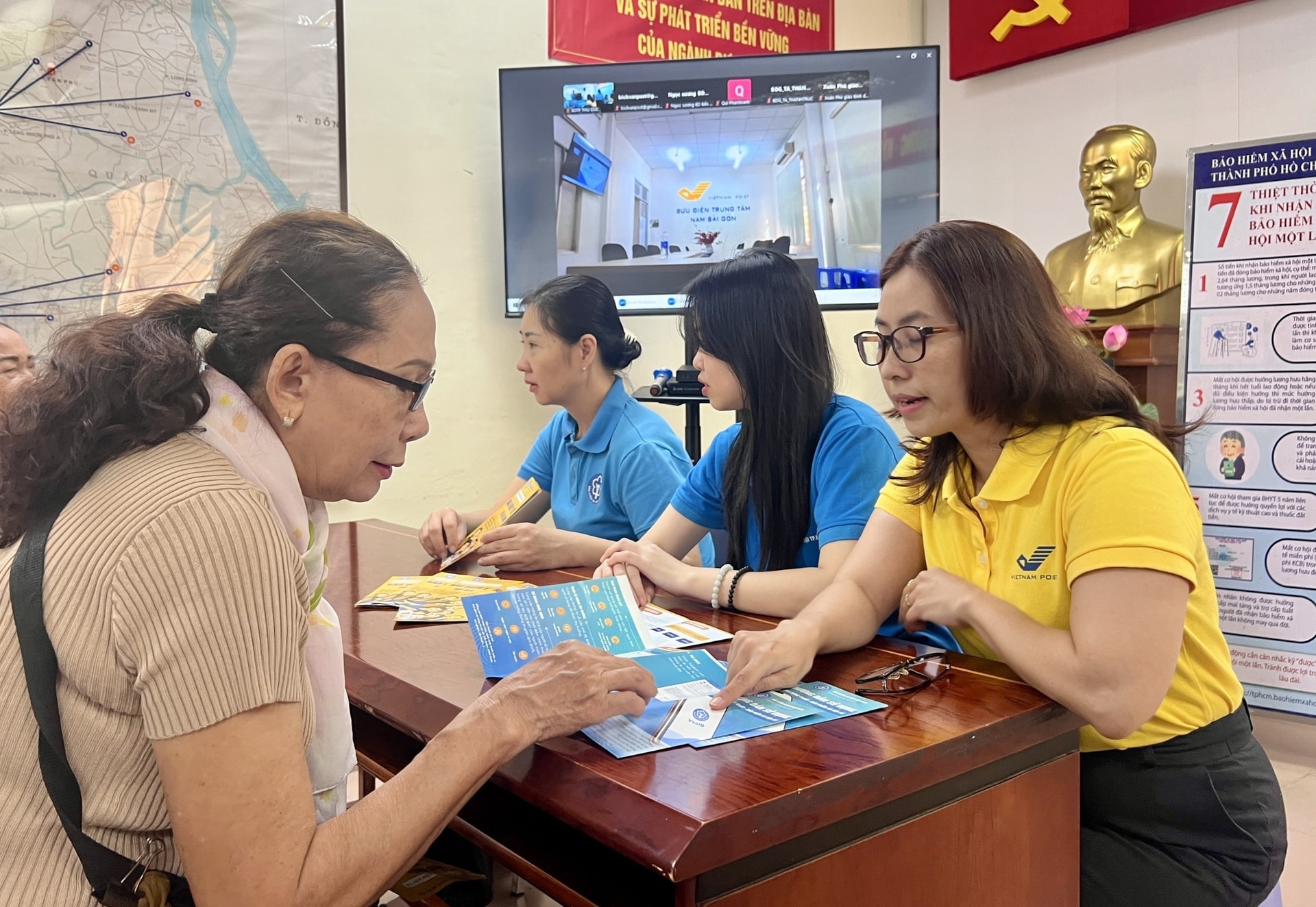Tin vui: Tăng lương hưu năm 2026 biết để hưởng đủ, những ai được hưởng thêm trợ cấp 500.000 đồng/tháng? - Ảnh 1.