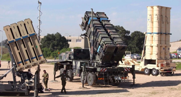 Mỹ, Israel đối mặt với tình trạng 'vực thẳm kho đạn'