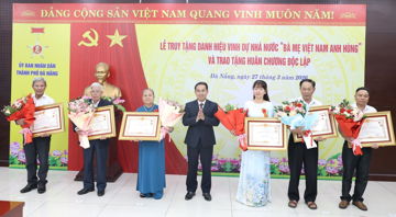 Truy tặng danh hiệu Bà mẹ Việt Nam anh hùng cho 12 mẹ liệt sĩ