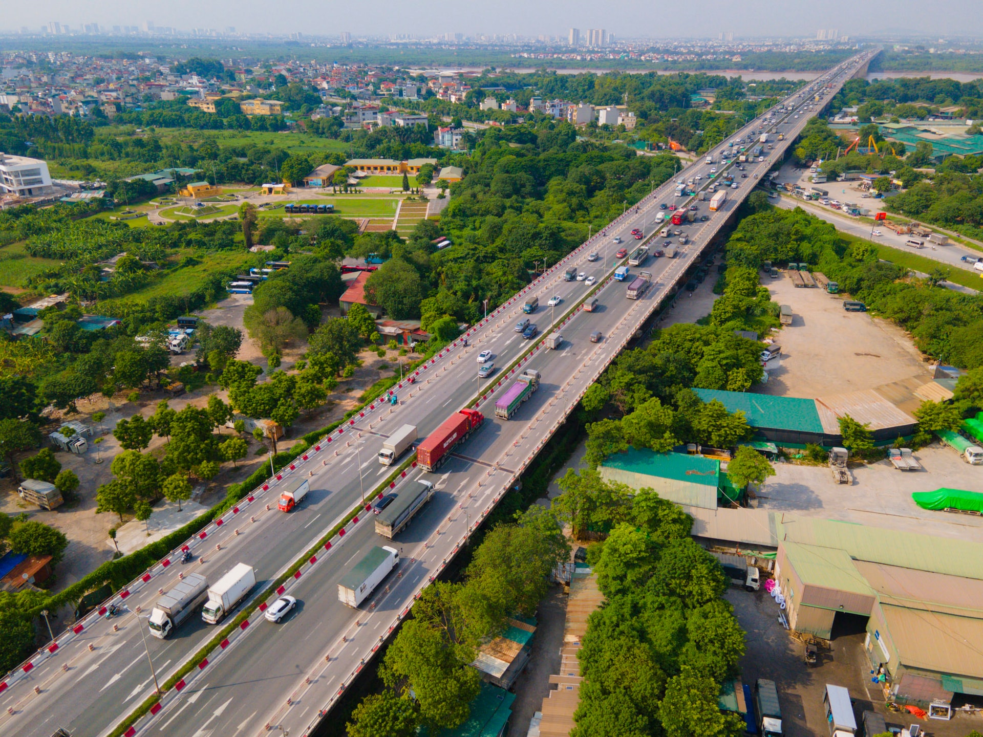 Một góc của cầu Thanh Trì. Nguồn ảnh: Internet Một góc của cầu Thanh Trì. Nguồn ảnh: Internet