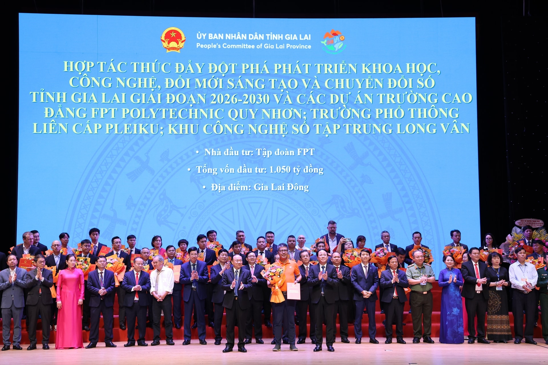 Đại diện <a style='text-decoration: none;' href='/FPT'>FPT</a> nhận hợp tác thúc đẩy đột phá phát triển Khoa học, Công nghệ, Đổi mới sáng tạo và Chuyển đổi số tỉnh Gia Lai giai đoạn 2026-2030.