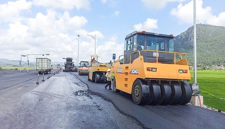 Sắp thông xe cao tốc gần 11.000 tỷ với 1 hầm xuyên núi, góp phần nối thông miền Trung- Ảnh 1. Sắp thông xe cao tốc gần 11.000 tỷ với 1 hầm xuyên núi, góp phần nối thông miền Trung- Ảnh 1.