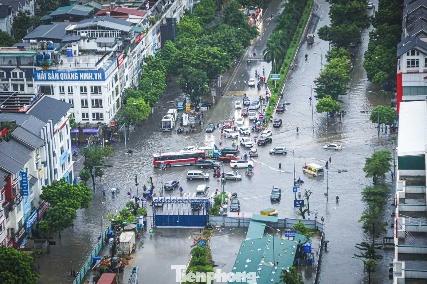 Ngập sau mưa tại khu đô thị An Khánh, Hoài Đức. tienphong-32.jpg