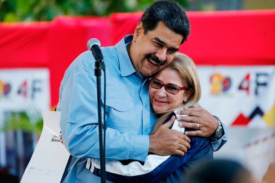 Cựu Tổng thống Venezuela Nicolas Maduro và vợ Cilia Flores. (Ảnh: AP) image-1774787330872.jpg