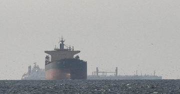 Iran 'bật đèn xanh' cho phép các tàu viện trợ đi qua eo biển Hormuz