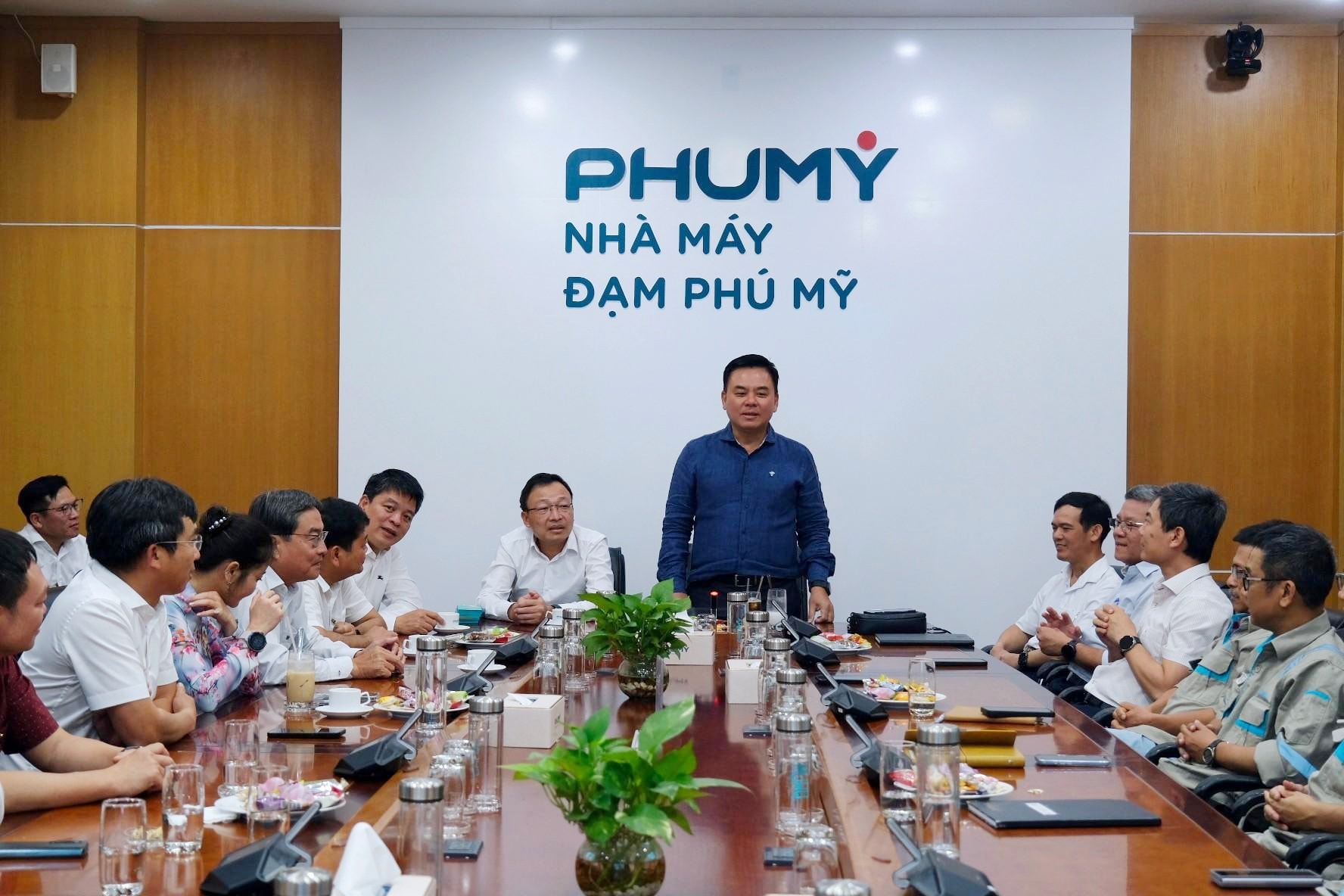 Ban lãnh đạo PVFCCo - Phú Mỹ làm việc với Nhà máy đạm Phú Mỹ về công tác vận hành và kế hoạch sản xuất năm 2026