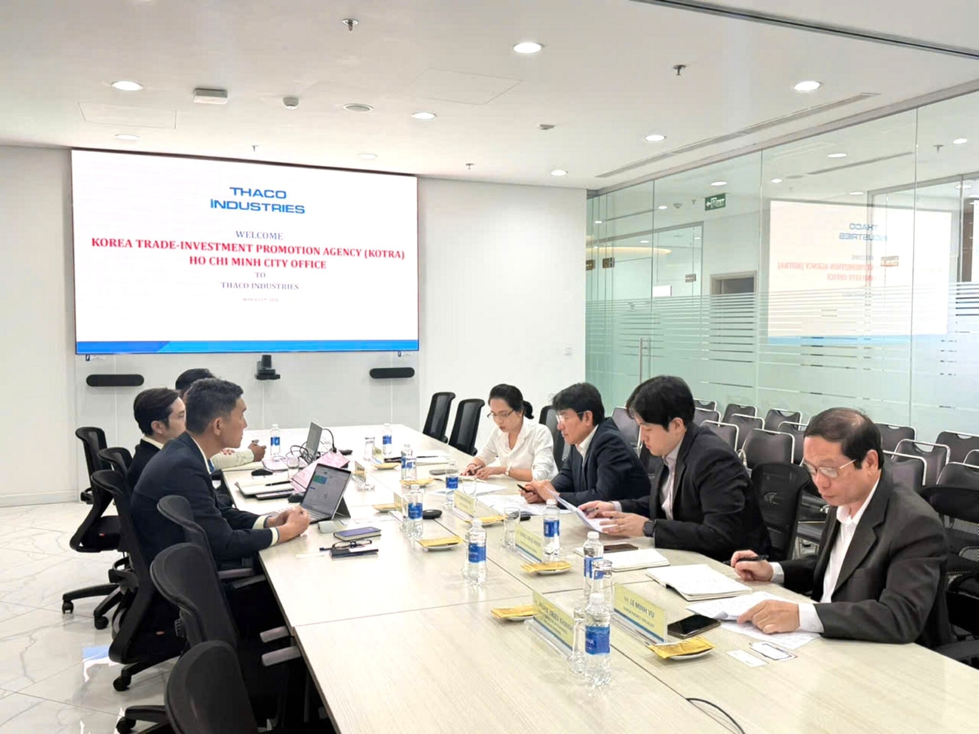 buoi-lam-viec-giua-thaco-industries-va-kotra-hcmc-hinh-1-2048x1536.jpg