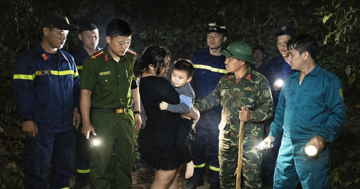 Xuyên đêm tìm kiếm bé trai 4 tuổi lạc giữa núi đồi