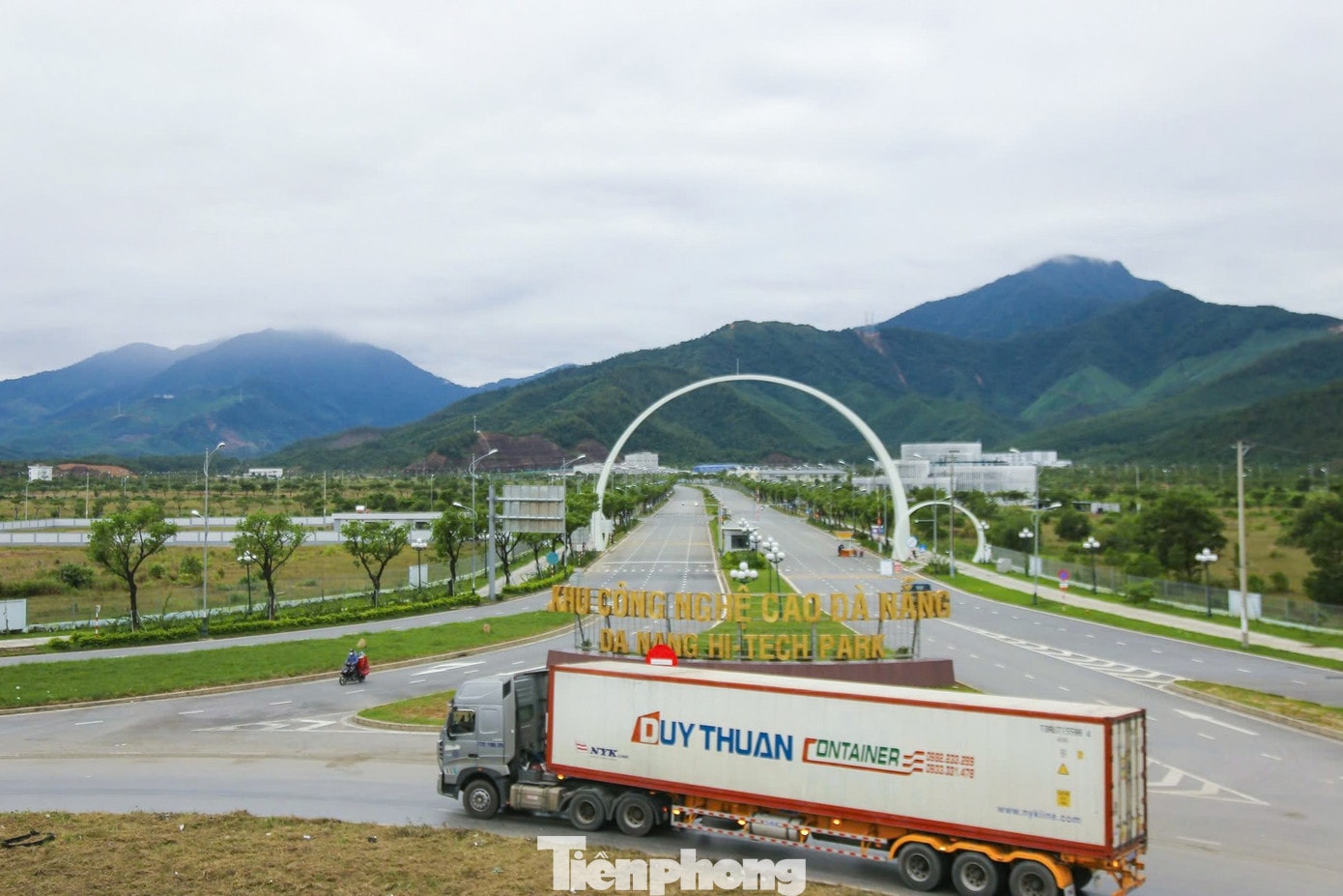 Doanh nghiệp logistics cũng chịu ảnh hưởng không nhỏ do chi phí xăng dầu chiếm 30-50% tổng chi phí vận tải. Điều khiến doanh nghiệp lo sợ hơn cả giá xăng dầu tăng - Ảnh 2.