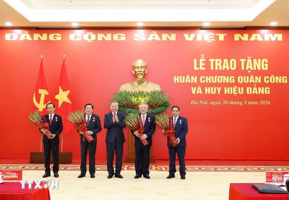 Thủ tướng Phạm Minh Chính nhận Huân chương Quân công hạng Nhất - Ảnh 4.