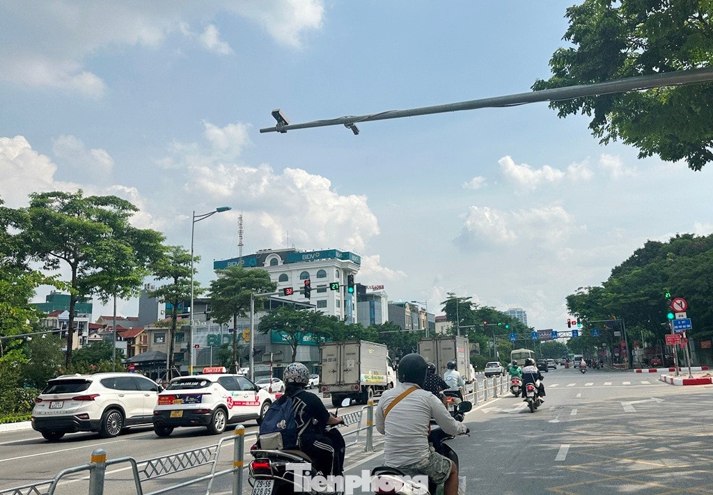 Lắp đặt camera AI trên đường Phạm Văn Đồng, Võ Chí Công - Ảnh 1.