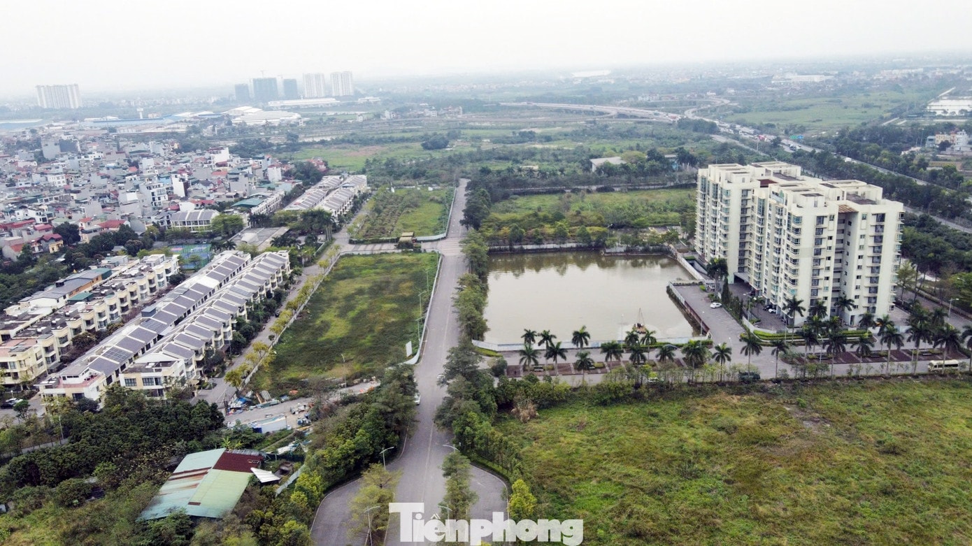 Báo Tiền Phong mới đây có bài viết phản ánh việc sau 6 năm nộp tiền, nhiều khách hàng đặt mua nhà tại dự án phân khu 88 Central thuộc dự án Khu dân cư và Thương mại Berjaya – Handico12 (tên thương mại Hà Nội Garden City), phường Long Biên, TP Hà Nội hoang mang, bức xúc khi chủ đầu tư bất ngờ Chủ dự án 88 Central 'lật kèo' sau 6 năm ôm đất: Chuyển đơn đến công an giải quyết - Ảnh 1.