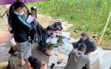 Đột kích sới bạc giữa đám tang ở Đà Nẵng, tạm giữ 4 người