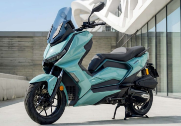 Giữa làn sóng xe điện, tay ga 250cc vẫn được nâng cấp mạnh: 'Vua xe ga' mới gây chú ý với màn hình 7 inch cảm ứng, giá ngang SH160i