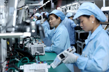 PMI Trung Quốc vượt xa dự báo, sản xuất bật tăng trước thềm công bố mục tiêu kinh tế 2026