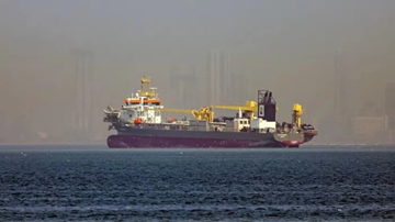 Tàu mắc kẹt, container quay đầu, bảo hiểm tăng sốc: Hàng hoá ứ đọng, chuỗi cung ứng toàn cầu ‘nghẹt thở’