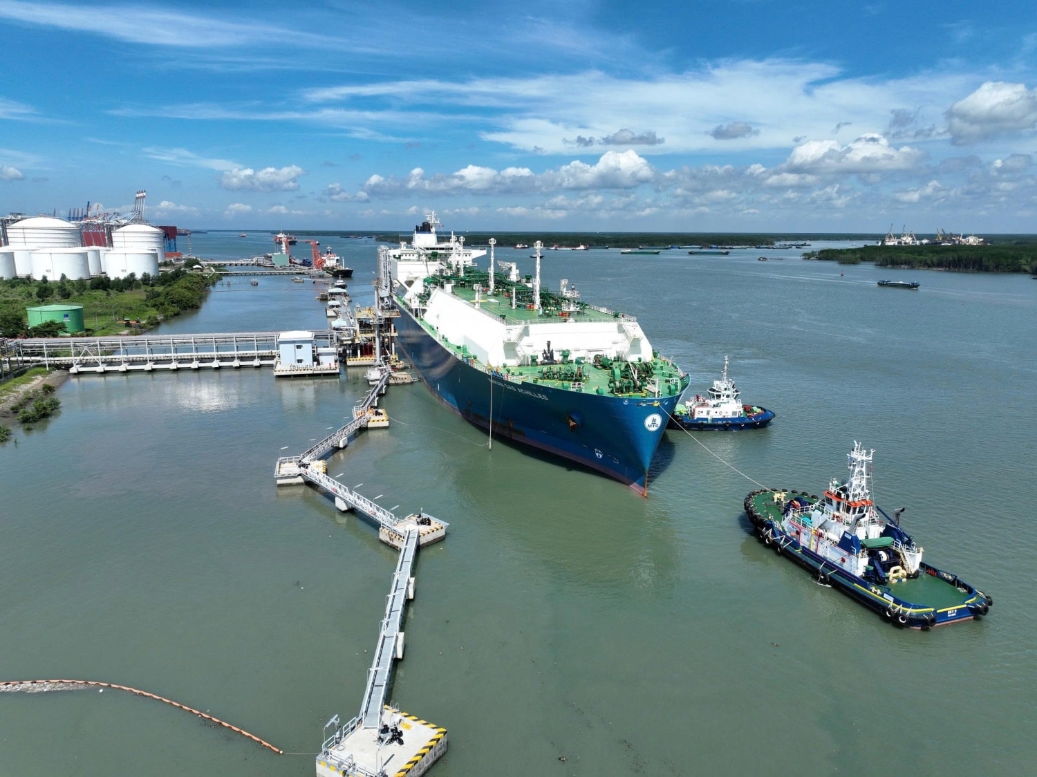 Trong kế hoạch nhập khẩu 3 chuyến LNG nửa đầu năm 2026, PV <a style='text-decoration: none;' href='/GAS'>GAS</a> đã thu xếp thành công 2 chuyến tàu (mỗi chuyến khoảng 70.000 tấn) từ Qatar và Đông Nam Á - Ảnh minh họa