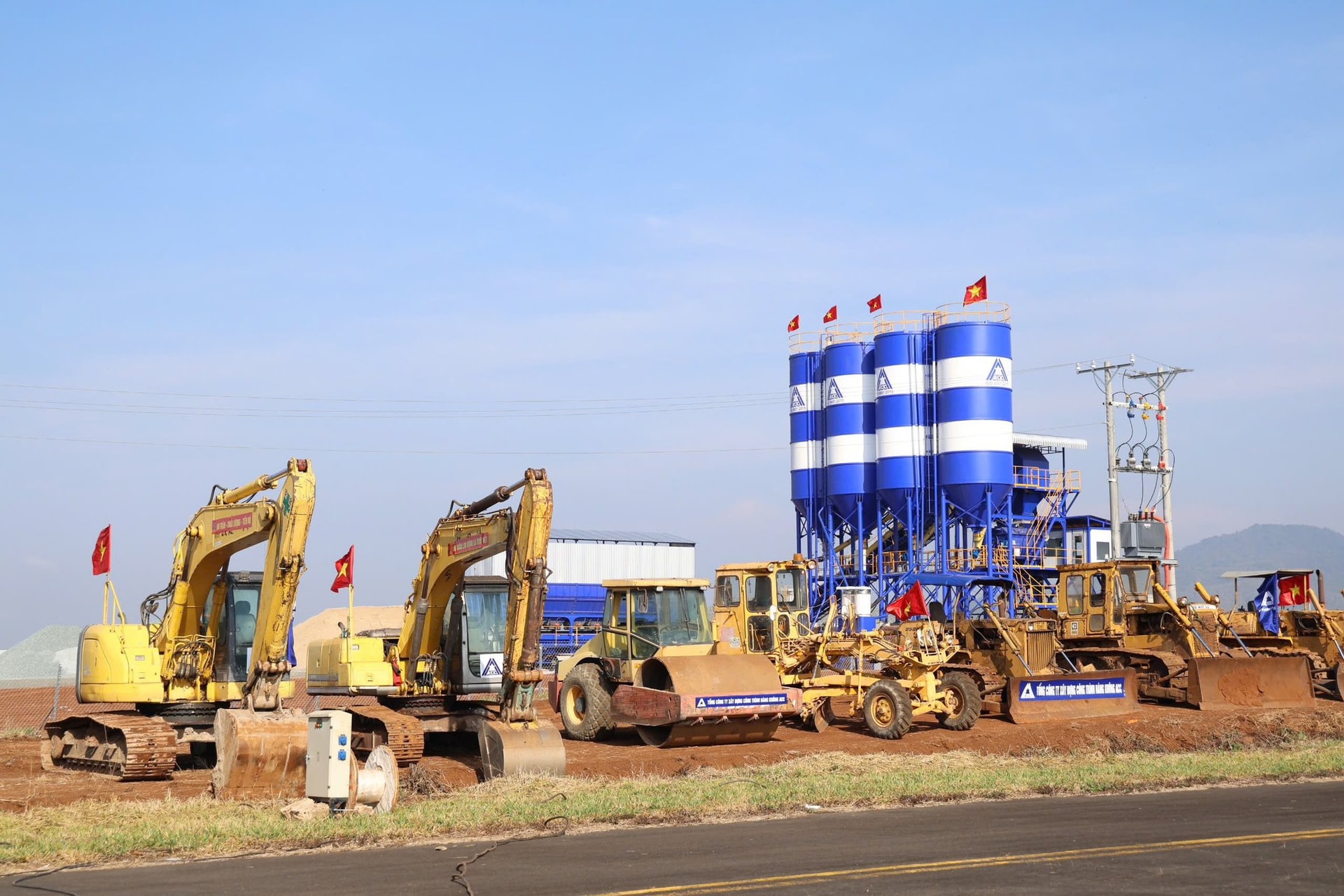 Chính thức khởi công dự án nghìn tỷ 'lên đời' sân bay quốc tế thuộc tỉnh rộng nhất Việt Nam- Ảnh 2. Chính thức khởi công dự án nghìn tỷ 'lên đời' sân bay quốc tế thuộc tỉnh rộng nhất Việt Nam- Ảnh 2.