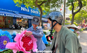Quà tặng 8/3 'đua' khuyến mãi, loại nào được chọn nhiều nhất?