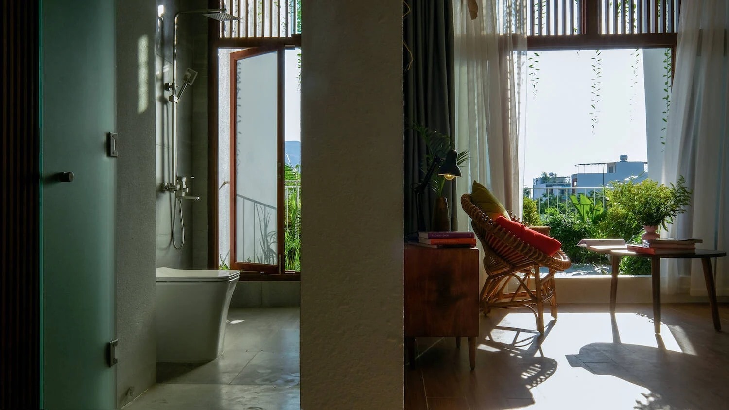 Căn biệt thự 8 tầng phong cách Tropical Modernism xanh mát giữa phố biển Nha Trang- Ảnh 4. Căn biệt thự 8 tầng phong cách Tropical Modernism xanh mát giữa phố biển Nha Trang- Ảnh 4.