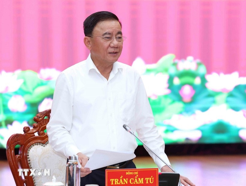 Thường trực Ban Bí thư Trần Cẩm Tú, Trưởng đoàn kiểm tra, giám sát phát biểu chỉ đạo. (Ảnh: Phương Hoa/TTXVN) cong-bo-quyet-dinh-kiem-tra-giam-sat-voi-ban-thuong-vu-thanh-uy-da-nang-1-1.jpg