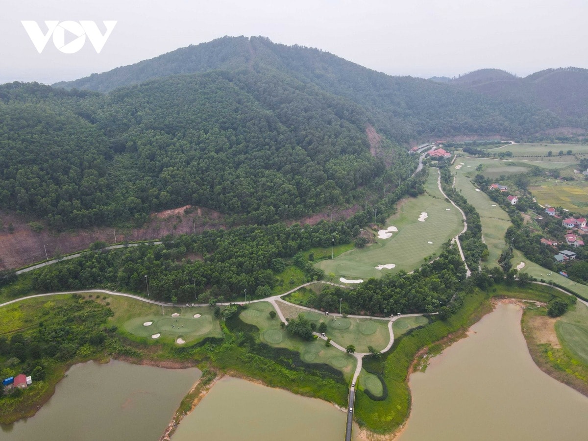 Một địa phương muốn chuyển đổi hơn 200ha đất rừng, nhường chỗ làm sân golf 2.150 tỷ- Ảnh 1. Một địa phương muốn chuyển đổi hơn 200ha đất rừng, nhường chỗ làm sân golf 2.150 tỷ- Ảnh 1.