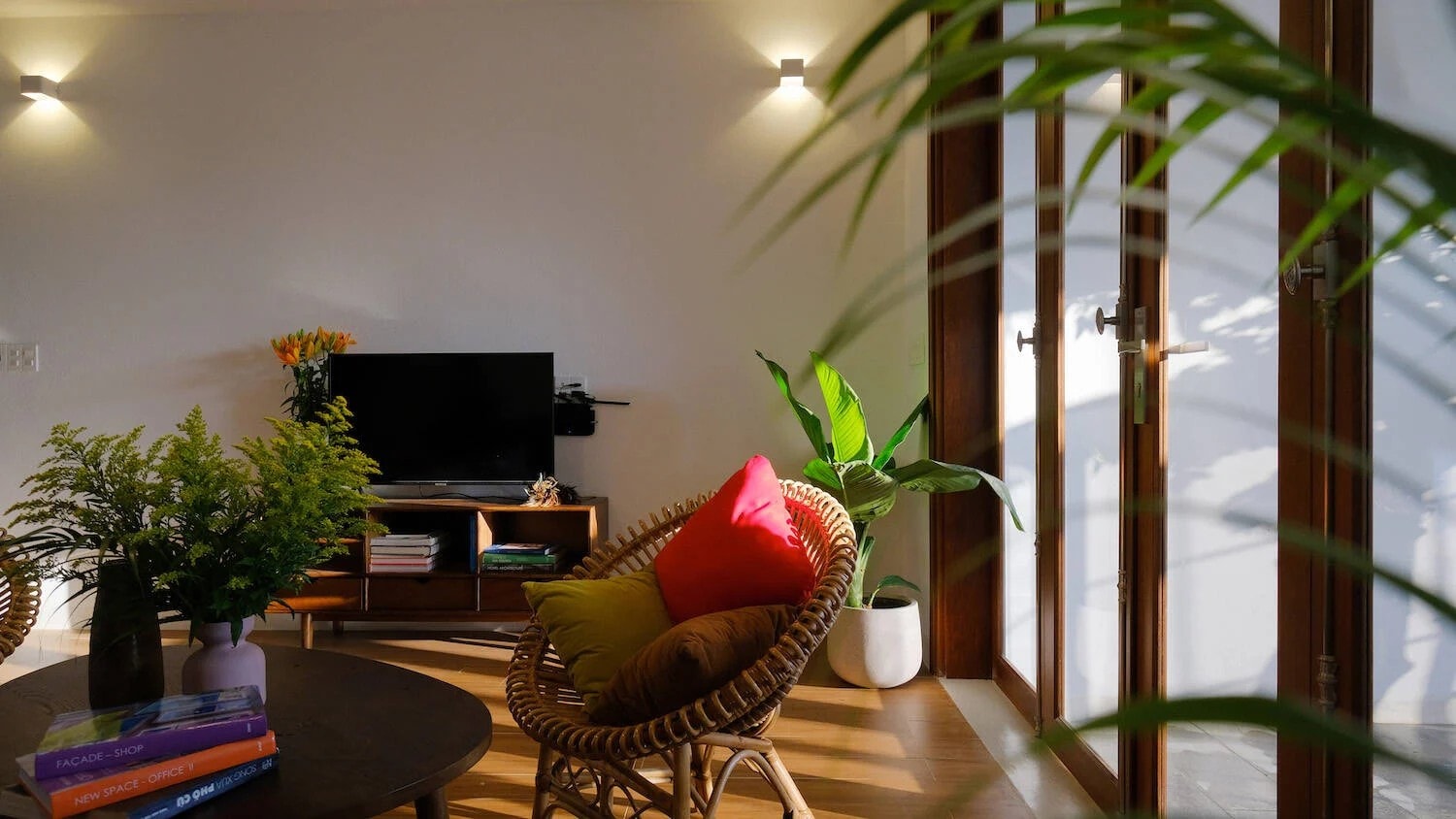 Căn biệt thự 8 tầng phong cách Tropical Modernism xanh mát giữa phố biển Nha Trang- Ảnh 6. Căn biệt thự 8 tầng phong cách Tropical Modernism xanh mát giữa phố biển Nha Trang- Ảnh 6.
