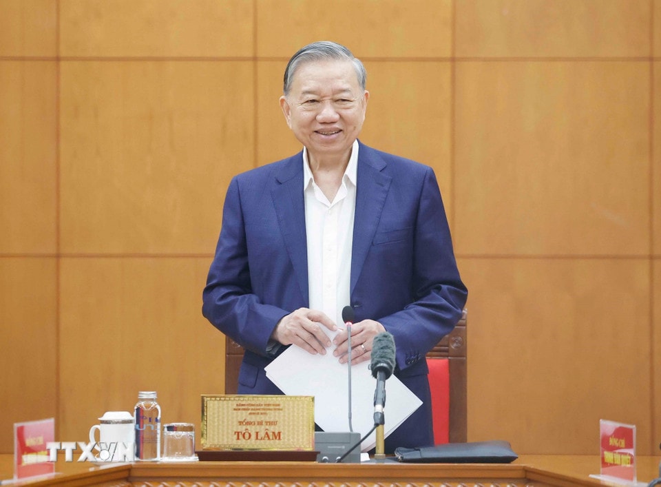 Tổng Bí thư Tô Lâm: Khắc phục tình trạng 'thừa người quen việc cũ nhưng thiếu người làm việc mới'- Ảnh 1. Tổng Bí thư Tô Lâm: Khắc phục tình trạng 'thừa người quen việc cũ nhưng thiếu người làm việc mới'- Ảnh 1.