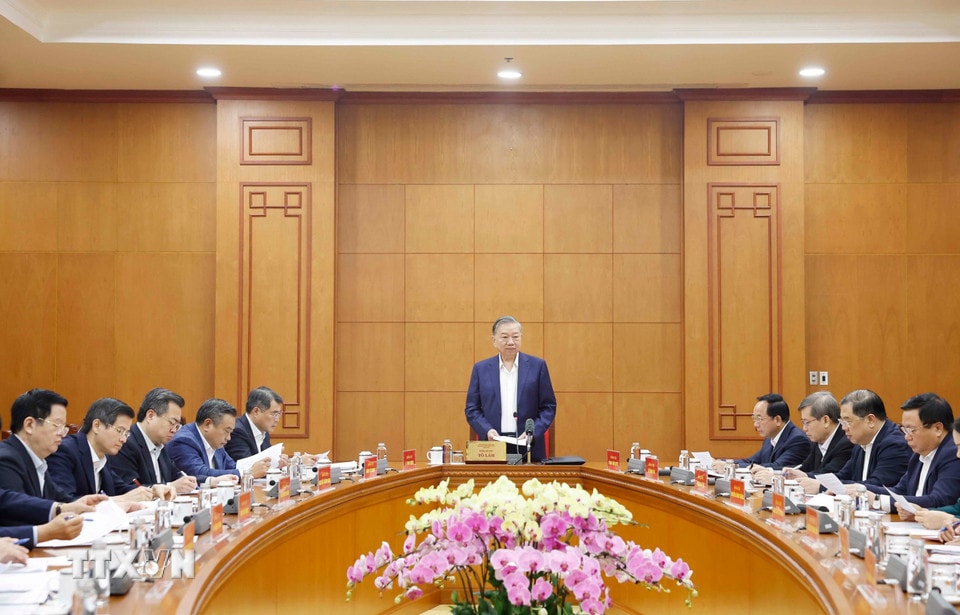 Tổng Bí thư Tô Lâm: Khắc phục tình trạng 'thừa người quen việc cũ nhưng thiếu người làm việc mới'- Ảnh 2. Tổng Bí thư Tô Lâm: Khắc phục tình trạng 'thừa người quen việc cũ nhưng thiếu người làm việc mới'- Ảnh 2.