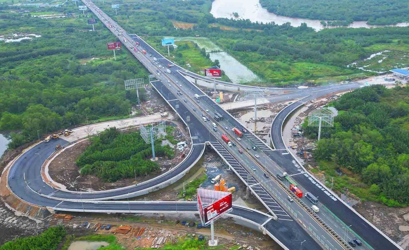 TP giàu nhất Việt Nam dự kiến cần 60.000 tỷ để lên đời tuyến vành đai huyết mạch lớn nhất phía Nam- Ảnh 1. TP giàu nhất Việt Nam dự kiến cần 60.000 tỷ để lên đời tuyến vành đai huyết mạch lớn nhất phía Nam- Ảnh 1.