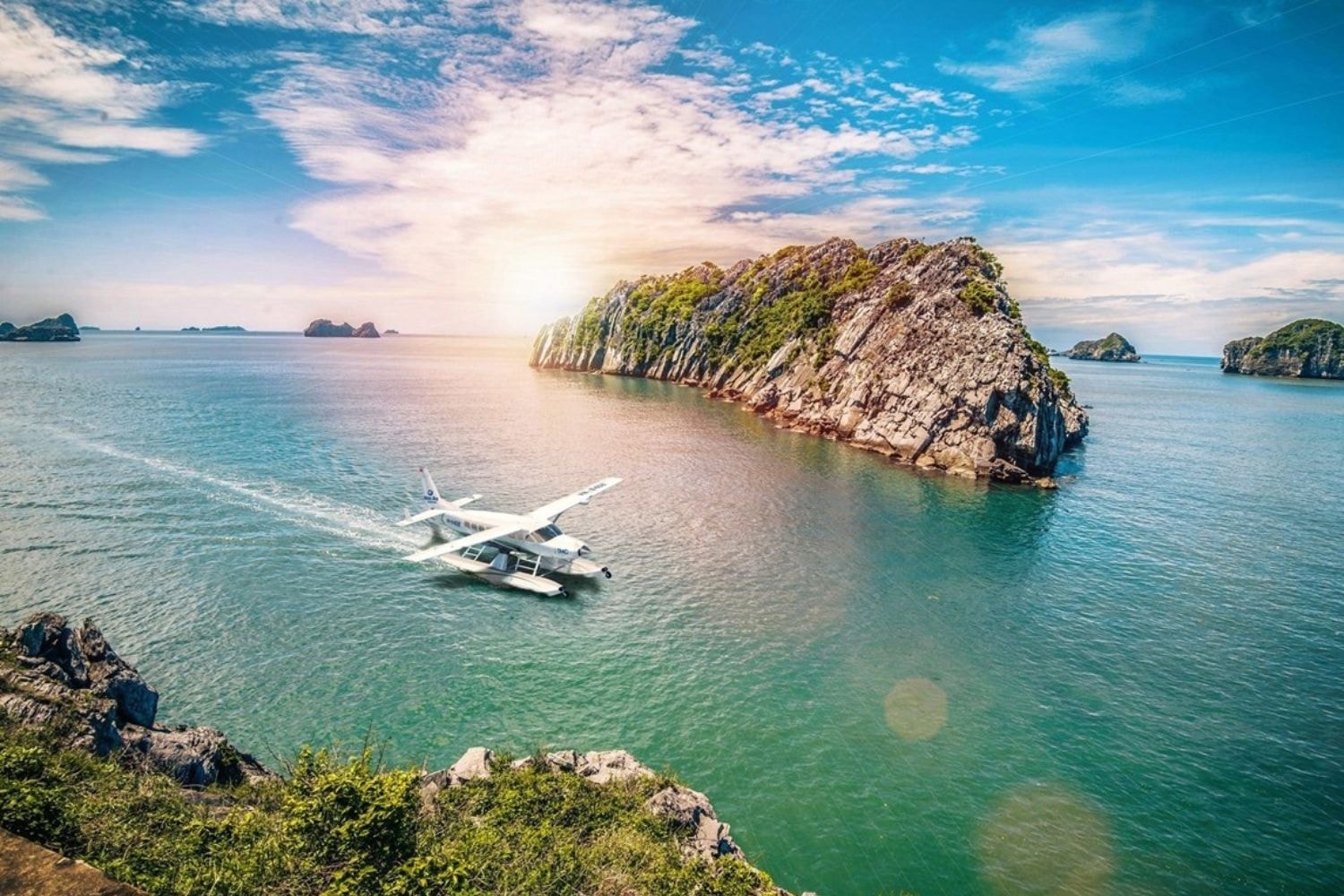 ung-vinh-vien-dich-vu-bay-thuy-phi-co-ngam-vinh-ha-long.jpg