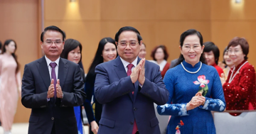 Thủ tướng: Phụ nữ Việt Nam luôn là hiện thân của những giá trị tốt đẹp nhất