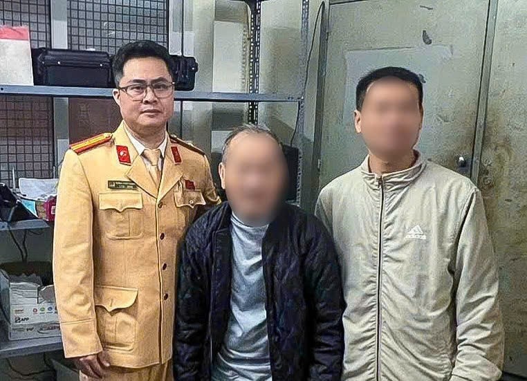 Anh P đến trụ sở Công an đón bố về. csgt-a1.jpg