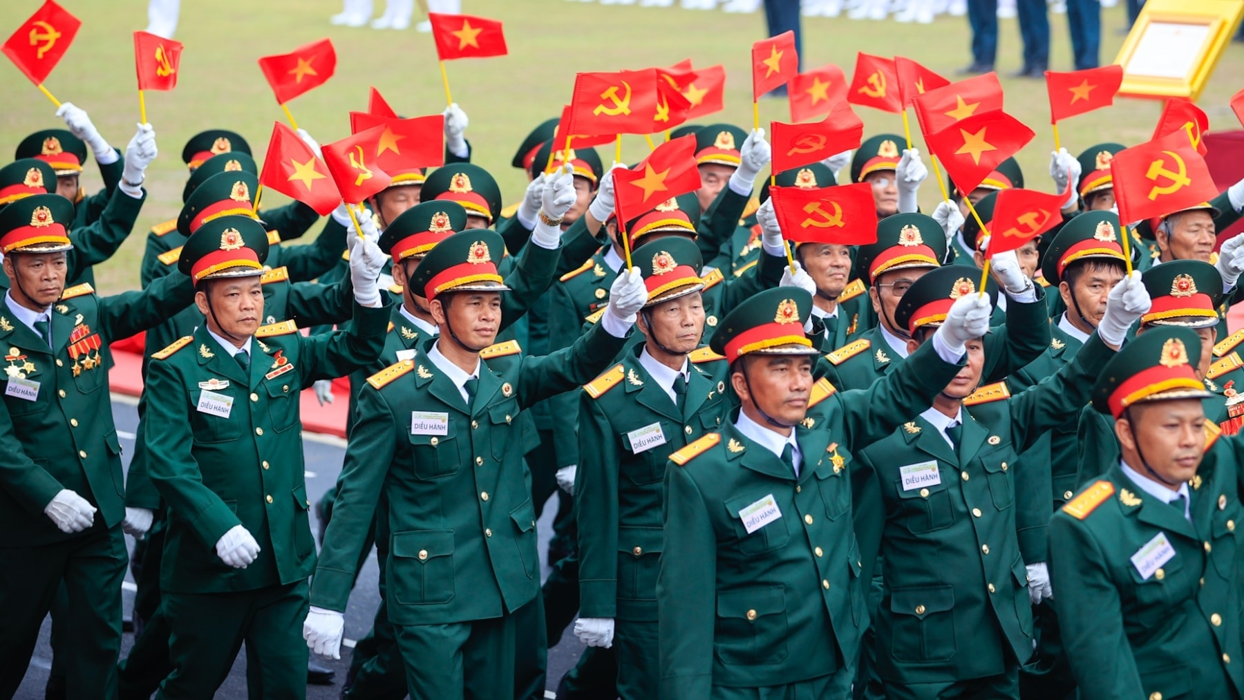 cán bộ quân đội