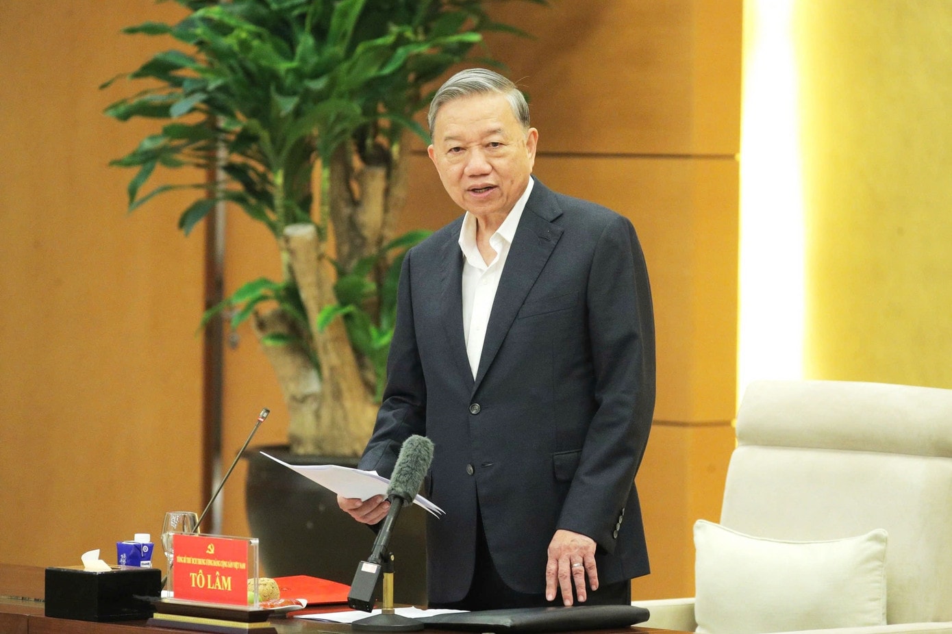 Tổng Bí thư Tô Lâm chủ trì hội nghị. Ảnh: Hồ Long 13bct2.jpg