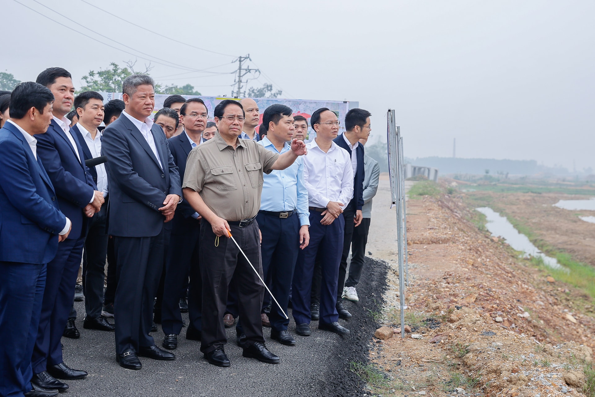 Thủ tướng: Phát triển kinh tế hàng không, khu thương mại tự do thế hệ mới tại sân bay Gia Bình- Ảnh 2. Thủ tướng: Phát triển kinh tế hàng không, khu thương mại tự do thế hệ mới tại sân bay Gia Bình- Ảnh 2.